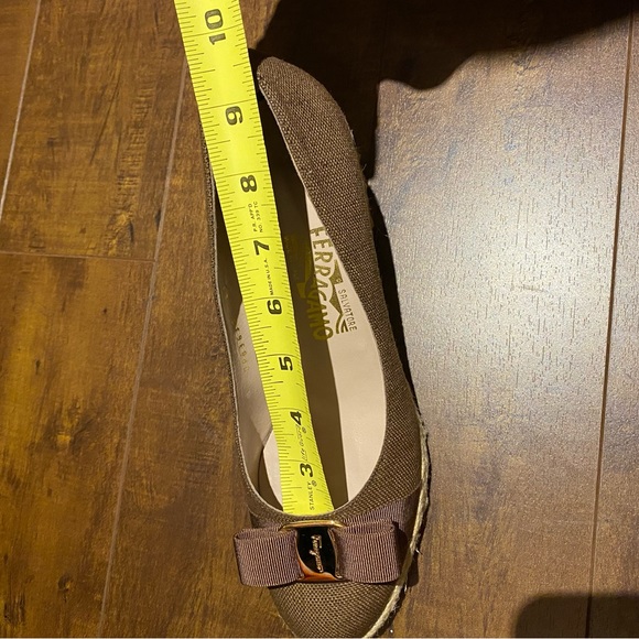 Salvatore Ferrgamo Womens Wedge Sz 9 - Picture 8 of 9